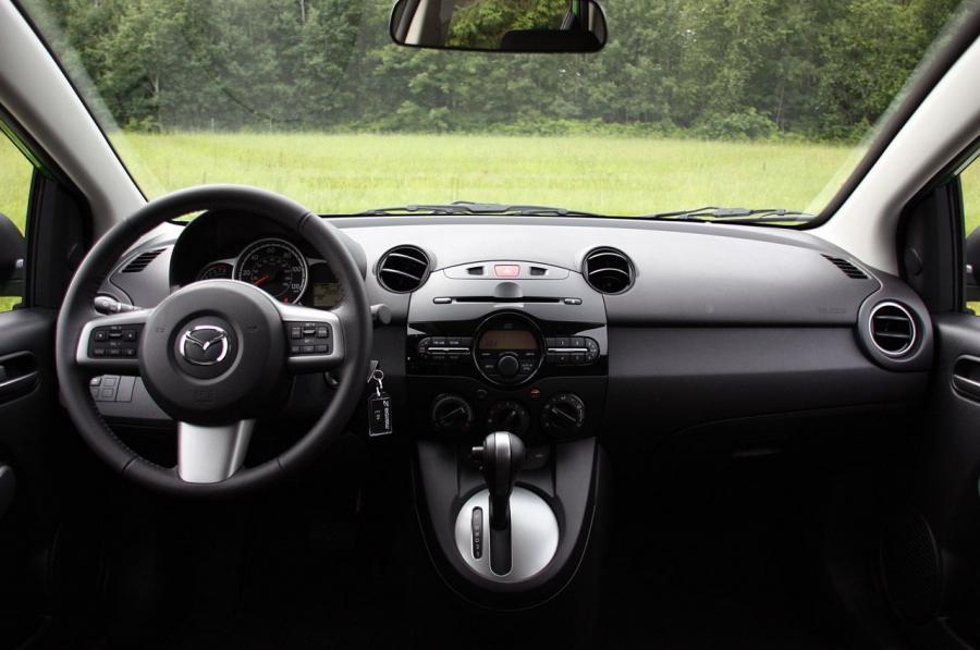  Mazda2 2010 года  (фото 150 из 183)